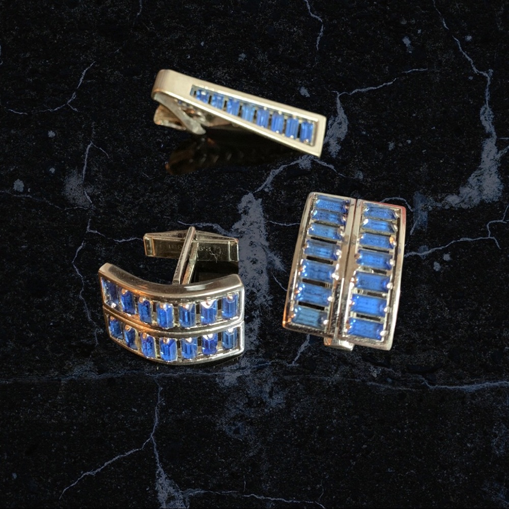 Blue crystals cuff links and tie pin💎💙
